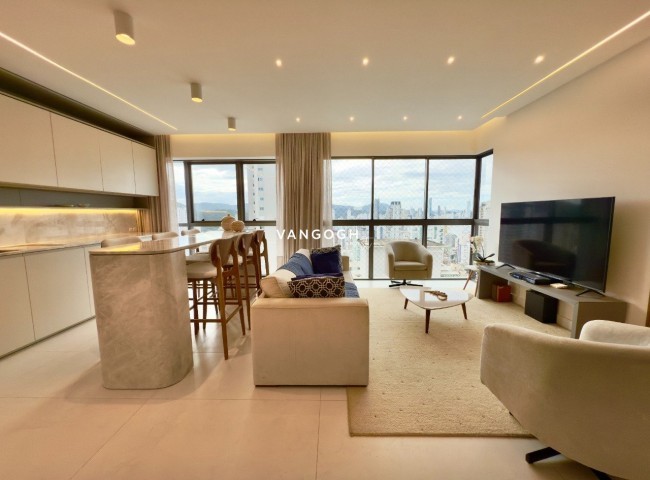 Apartamento 3 dormitórios Royal Tower, Centro - Balneário Camboriú