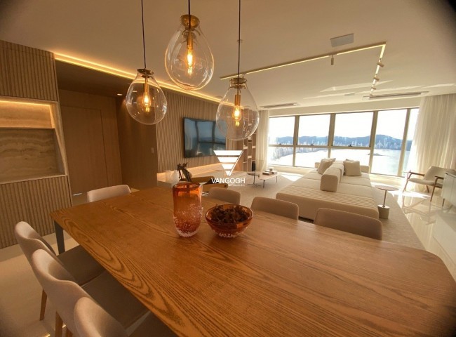 Apartamento 4 dormitórios Yachthouse, Quadra Mar - Balneário Camboriú
