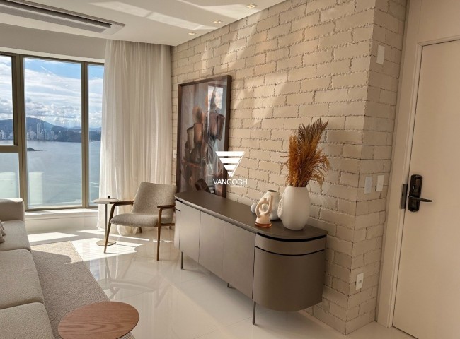 Apartamento 4 dormitórios Yachthouse, Quadra Mar - Balneário Camboriú