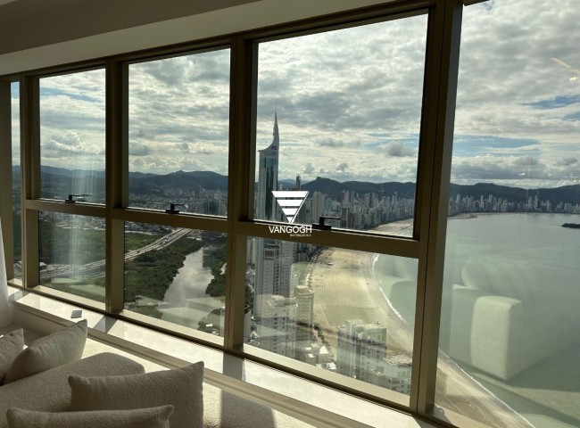 Apartamento 4 dormitórios Yachthouse, Quadra Mar - Balneário Camboriú