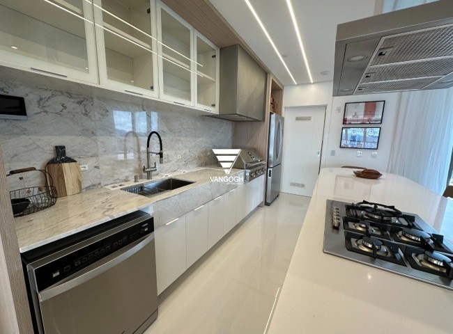 Apartamento 4 dormitórios Yachthouse, Quadra Mar - Balneário Camboriú