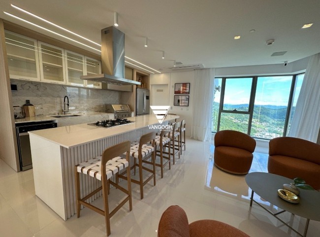 Apartamento 4 dormitórios Yachthouse, Quadra Mar - Balneário Camboriú