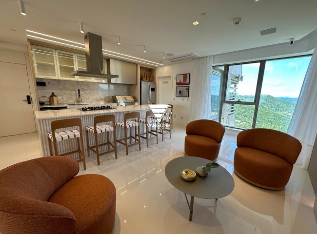 Apartamento 4 dormitórios Yachthouse, Quadra Mar - Balneário Camboriú