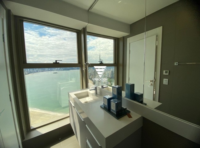 Apartamento 4 dormitórios Yachthouse, Quadra Mar - Balneário Camboriú