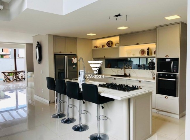 Casa em Condomínio 4 dormitórios Caledônia Private Village, Santa Regina - Camboriú