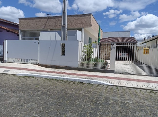 Casa 3 dormitórios , Centro - Balneário Camboriú