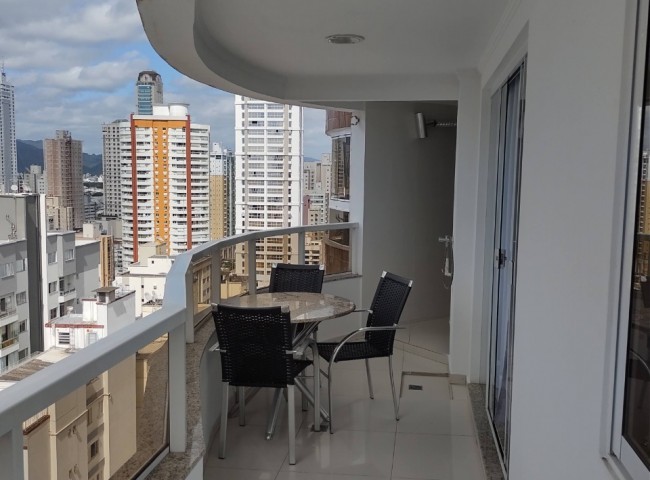 Apartamento 3 dormitórios Barcelona, Quadra Mar - Balneário Camboriú