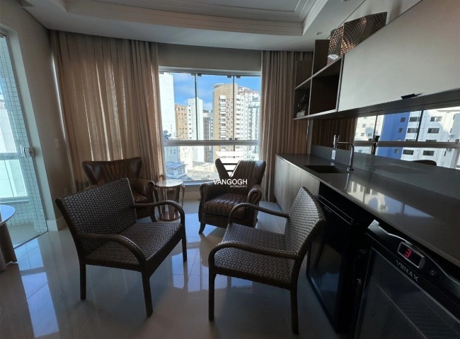 Apartamento 3 dormitórios Vale dos Reis, Quadra Mar - Balneário Camboriú