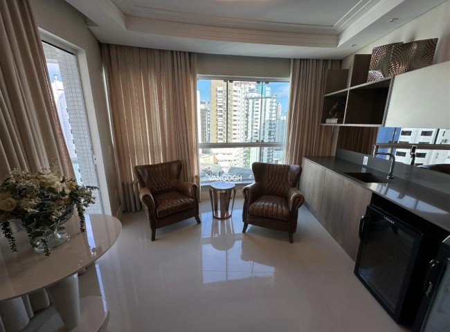 Apartamento 3 dormitórios Vale dos Reis, Quadra Mar - Balneário Camboriú