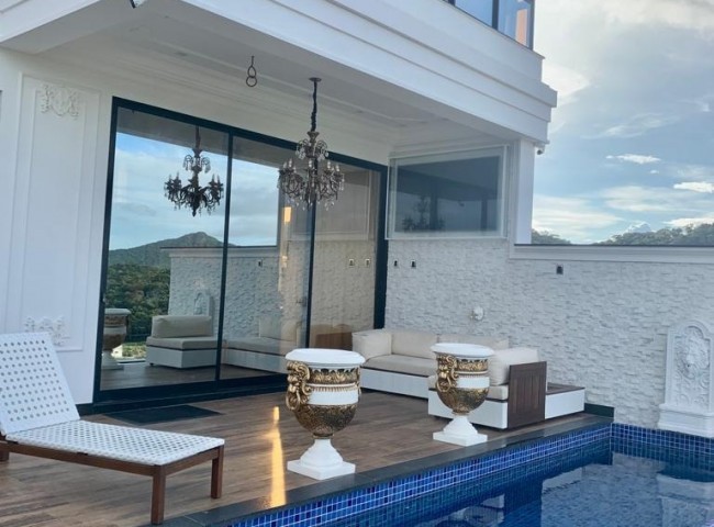 Casa em Condomínio 4 dormitórios Mirante Camboriú, Rio do Meio - Camboriú