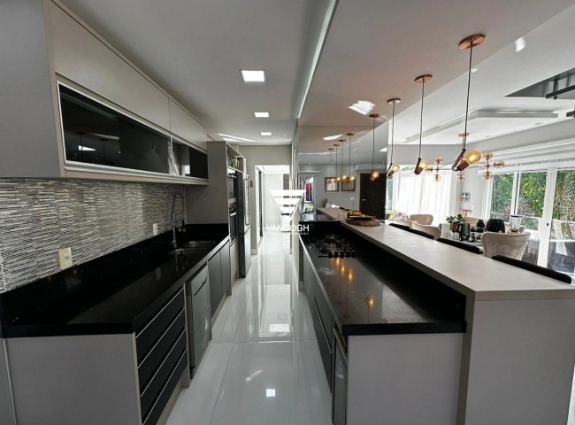 Casa em Condomínio 3 dormitórios Casa Villagio dos Ipês, Barra - Balneário Camboriú