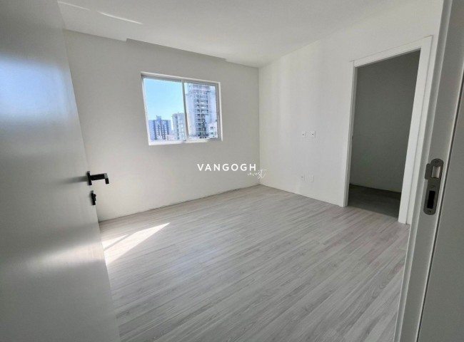 Apartamento 3 dormitórios Resudencial Syrah, Meia Praia - ITAPEMA