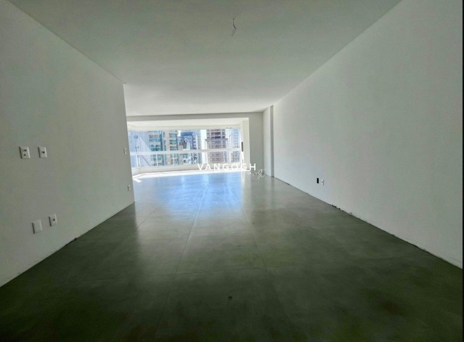 Apartamento 3 dormitórios Resudencial Syrah, Meia Praia - ITAPEMA