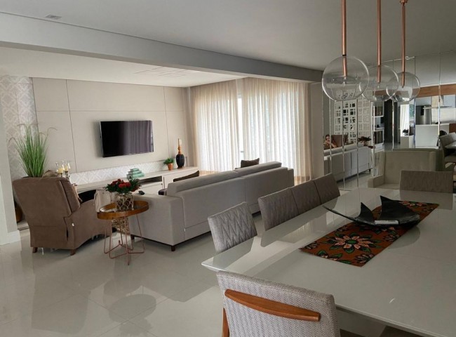 Cobertura 4 dormitórios Araguaia, Frente Mar - Balneário Camboriú