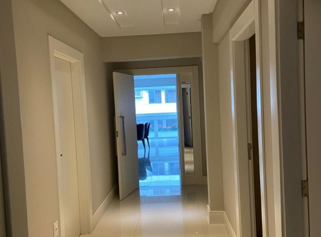 Cobertura 4 dormitórios Araguaia, Frente Mar - Balneário Camboriú