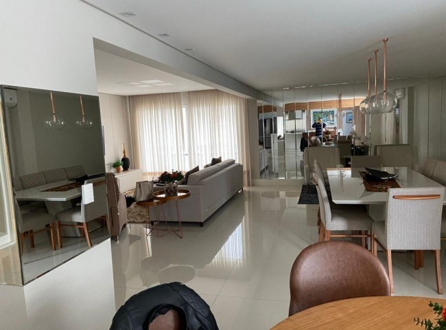 Cobertura 4 dormitórios Araguaia, Frente Mar - Balneário Camboriú