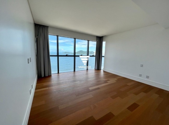 Apartamento 4 dormitórios Splendido