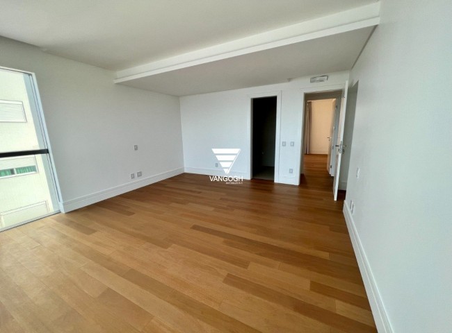 Apartamento 4 dormitórios Splendido