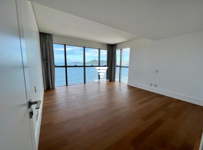 Apartamento 4 dormitórios Splendido