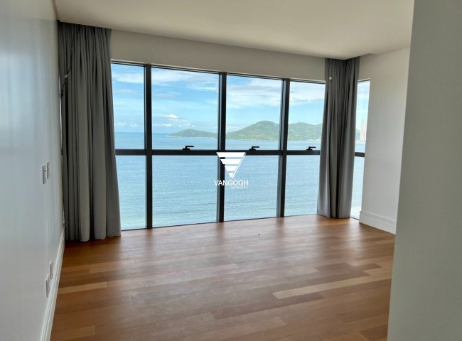 Apartamento 4 dormitórios Splendido