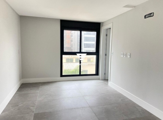 Apartamento 2 dormitórios Saint Antonie, Praia dos Amores - Balneário Camboriú