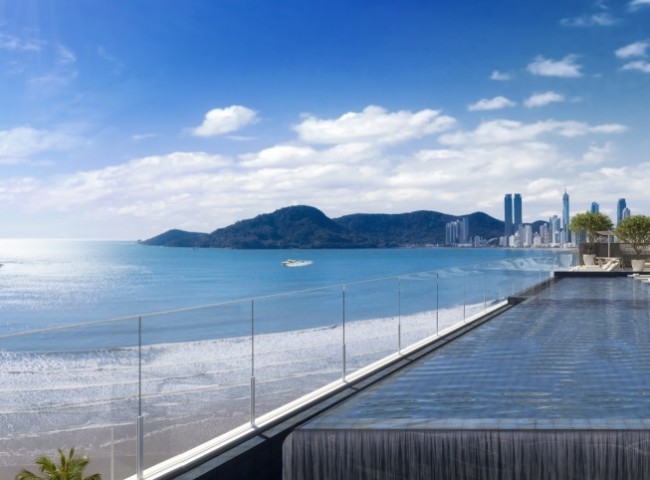 Cobertura 8 dormitórios Titanium Tower