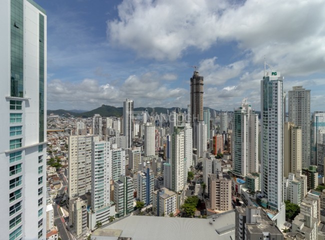 Apartamento 3 dormitórios Hamptons Village