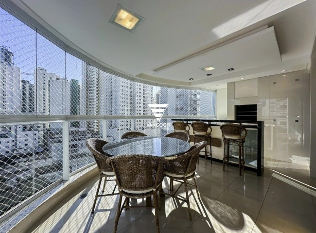 Apartamento 3 dormitórios La Madeson, Quadra Mar - Balneário Camboriú