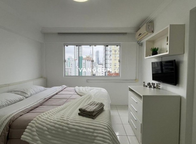 Apartamento Edifício Imperatriz, Frente Mar - Balneário Camboriú