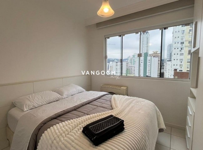 Apartamento Edifício Imperatriz, Frente Mar - Balneário Camboriú
