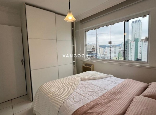 Apartamento Edifício Imperatriz, Frente Mar - Balneário Camboriú