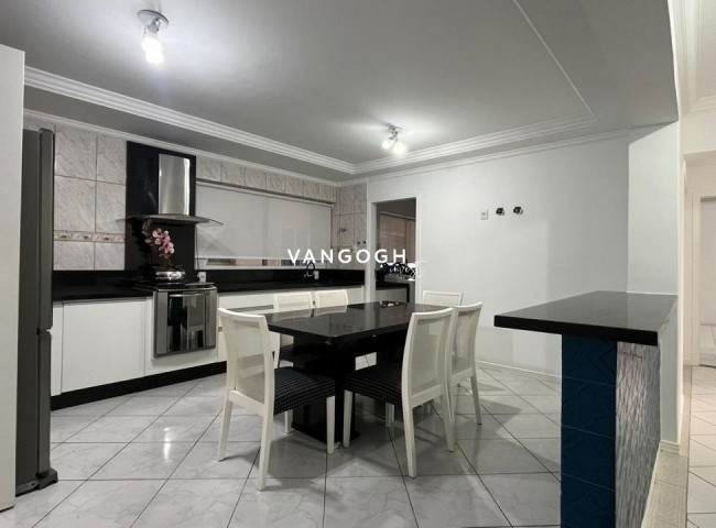 Apartamento Edifício Imperatriz, Frente Mar - Balneário Camboriú