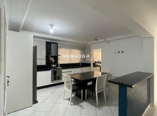 Apartamento Edifício Imperatriz, Frente Mar - Balneário Camboriú