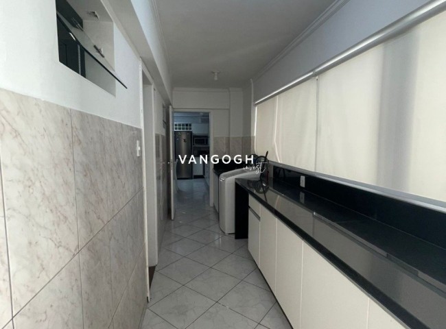 Apartamento Edifício Imperatriz, Frente Mar - Balneário Camboriú