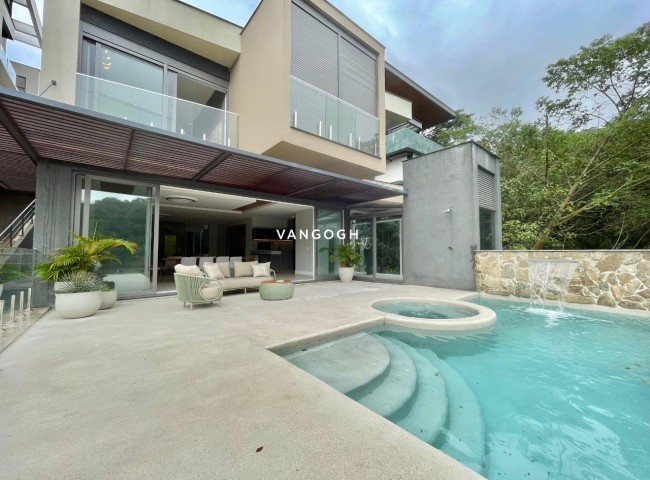 Casa 5 dormitórios Brava Horizontal, Praia Brava - Itajaí