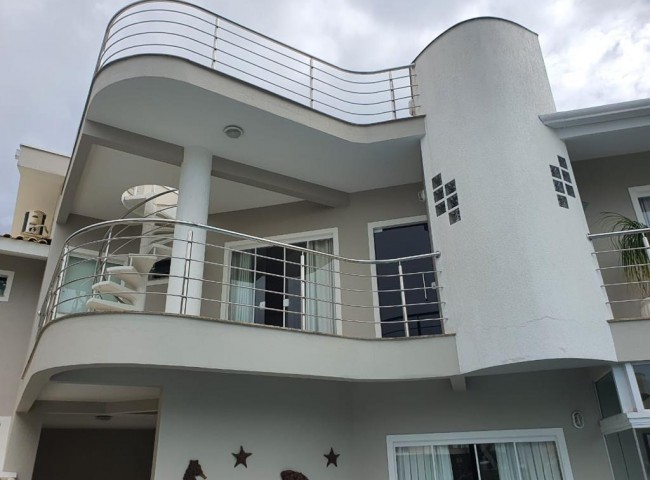 Casa 3 dormitórios , Ariribá - Balneário Camboriú