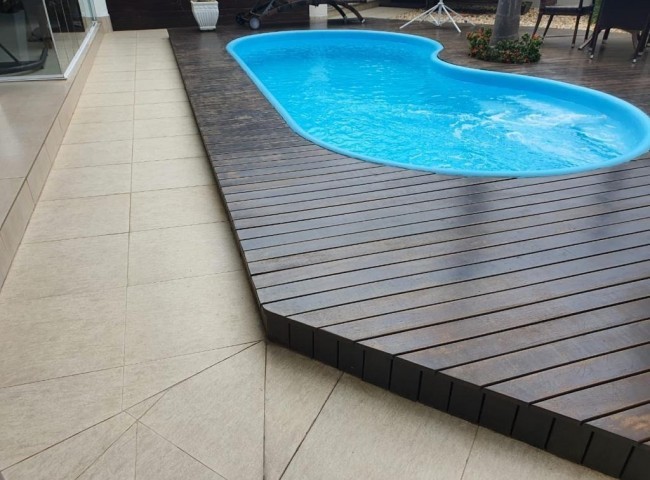 Casa 3 dormitórios , Ariribá - Balneário Camboriú