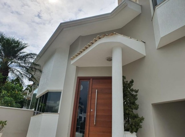 Casa 3 dormitórios , Ariribá - Balneário Camboriú