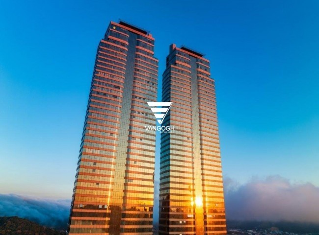 Apartamento 4 dormitórios Yachthouse, Quadra Mar - Balneário Camboriú