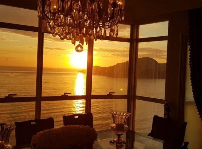 Apartamento 4 dormitórios Millennium Palace, Frente Mar - Balneário Camboriú