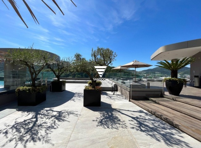 Apartamento 4 dormitórios Yachthouse, Quadra Mar - Balneário Camboriú