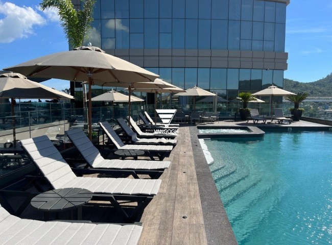 Apartamento 4 dormitórios Yachthouse, Quadra Mar - Balneário Camboriú