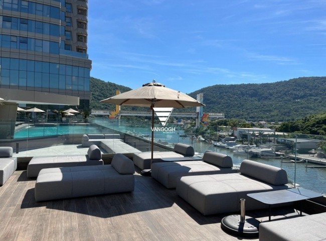 Apartamento 4 dormitórios Yachthouse, Quadra Mar - Balneário Camboriú