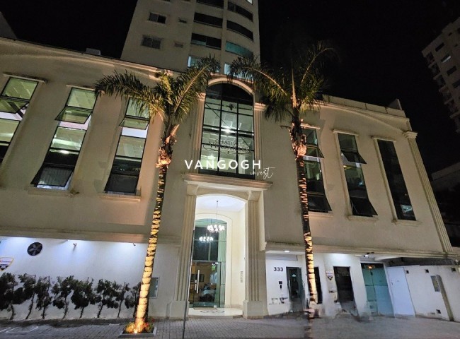 Apartamento 2 dormitórios Chateau, Centro - Balneário Camboriú