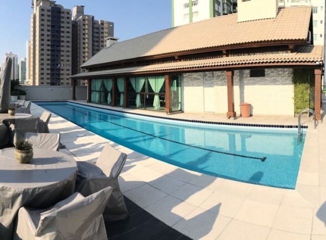 Apartamento 4 dormitórios Edifício Metrópolis, Frente Mar - Balneário Camboriú