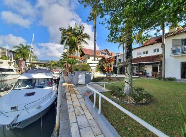 Casa 4 dormitórios Marina Camboriú, Barra - Balneário Camboriú