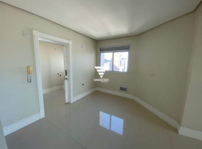 Apartamento 4 dormitórios Le Majestic, Quadra Mar - Balneário Camboriú