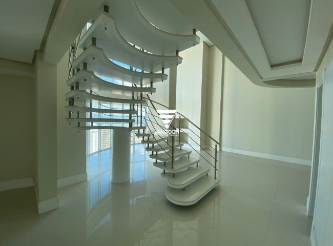 Apartamento 4 dormitórios Le Majestic, Quadra Mar - Balneário Camboriú