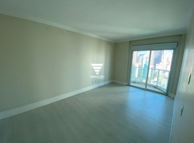 Apartamento 4 dormitórios Le Majestic, Quadra Mar - Balneário Camboriú