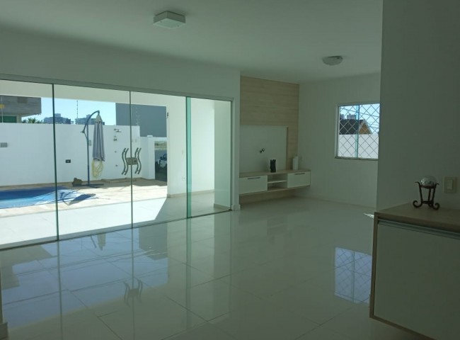 Casa 2 dormitórios Casa Praia dos Amores, Praia dos Amores - Balneário Camboriú